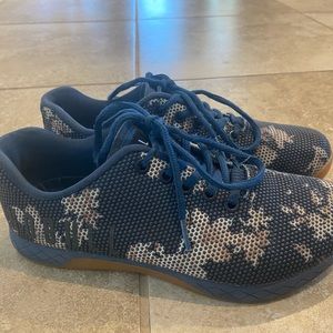 No Bull Dark floral gum trainer